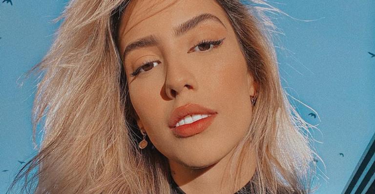 Gabi Brandt estreia espelho da casa nova: ”Estreado com sucesso”