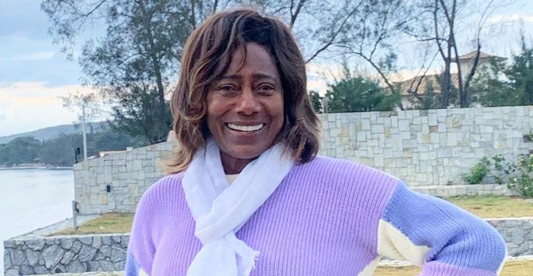 Gloria Maria relembra viagem para Riviera Francesa e declara: ”Meu paraíso”