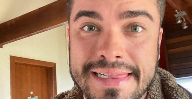 Sidney Sampaio relembra foto da época de ‘Malhação’: ”Foi o início da minha carreira”