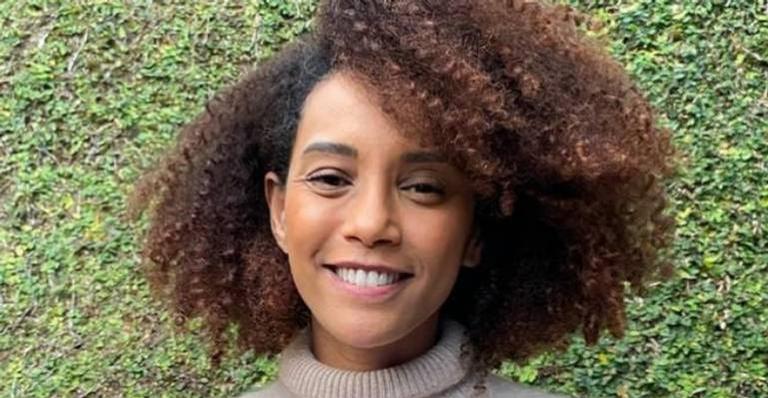 Taís Araujo relembra clique de quando tinha apenas 13 anos e encanta web: ”Mini modelo”