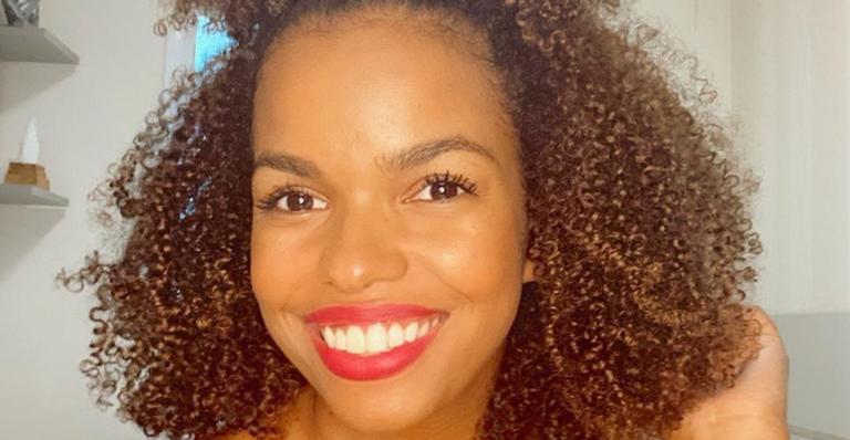 Jeniffer Nascimento surge lindíssima em novo clique parecendo uma princesa