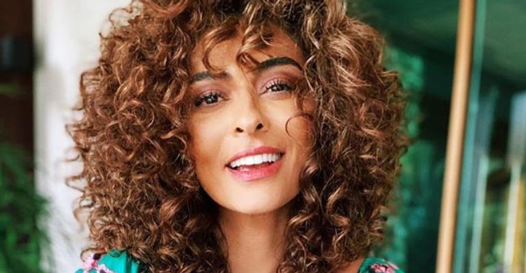 Juliana Paes exibe a sua boa forma ao compartilhar clique de maiô e arranca elogios: ”Linda”