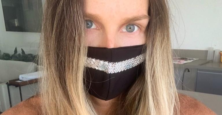 Diagnosticada com Covid-19, Mariana Weickert encanta ao posar de máscara com o filho recém-nascido