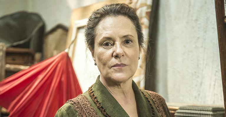 Elizabeth Savalla vai protagonizar triângulo amoroso em nova novela da Globo