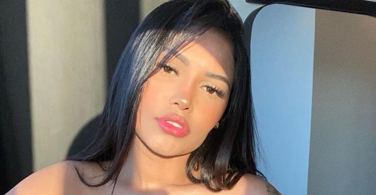 Flayslane mostra a barriga sarada em cliques e seguidores babam: ”Surra de beleza”