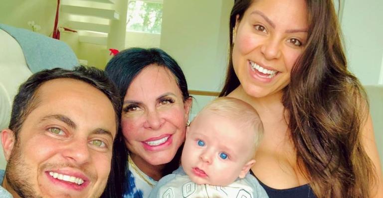De biquíni, Andressa Ferreira surge dançando ‘Conga’ em vídeo com a sogra, Gretchen