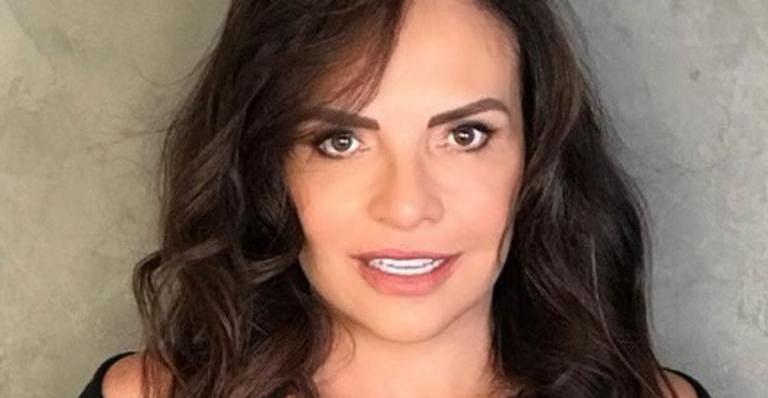 Aos 59 anos, Luiza Tomé arrasa em foto de maiô recortado: ”Maravilhosa!”