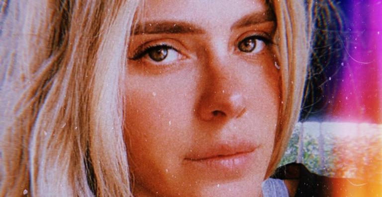 Carolina Dieckmann recebe elogios dos fãs ao publicar belo clique: ”Gata demais!”