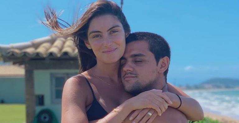 Felipe Simas se derrete ao compartilhar clique da esposa com o filho: ”Sobre gerar um ser”