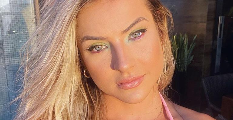 Ex-BBB Gabi Martins sensualiza com calcinha cavada e arranca suspiros com corpão: ”Sem estruturas”