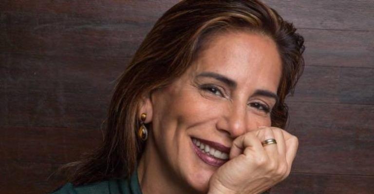 Gloria Pires se compara ao filho caçula ao relembrar clique antigo