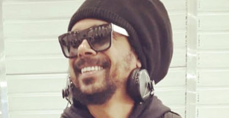 Marcelo Falcão revela detalhes sobre live: ”Som alto astral”