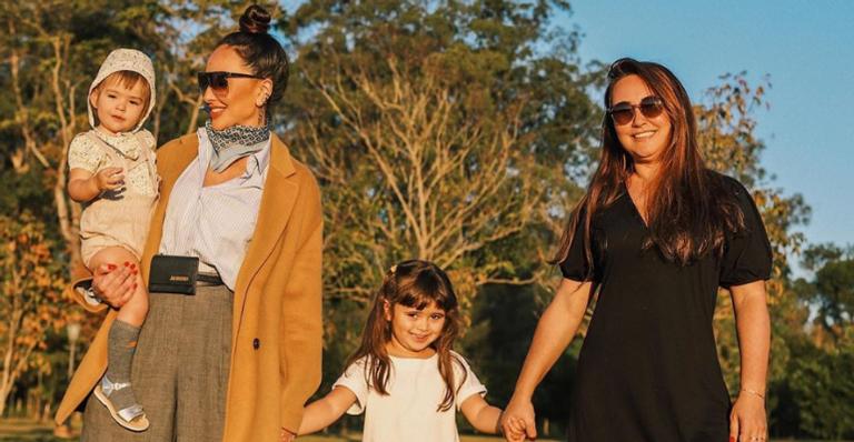 Sabrina Sato se derrete ao ver Zoe se divertindo ao lado da tia, Karina Sato