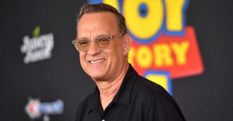Tom Hanks relembra sintomas do coronavírus: ”Algo rachando dentro de mim”