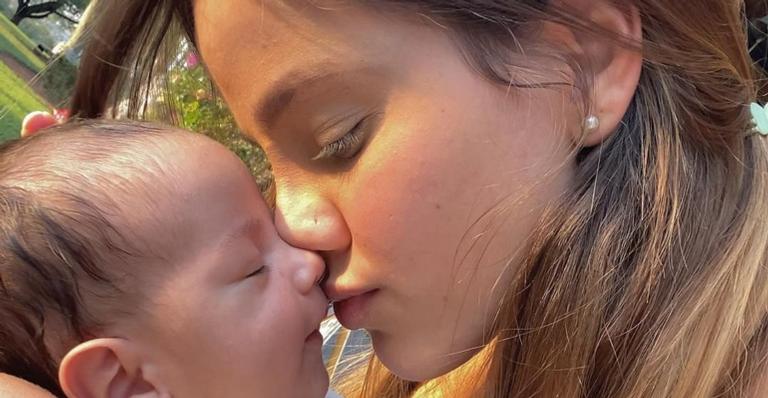 Biah Rodriguez aparece em momento fofo tomando banho com o filho: ”Mais gostoso do mundo”