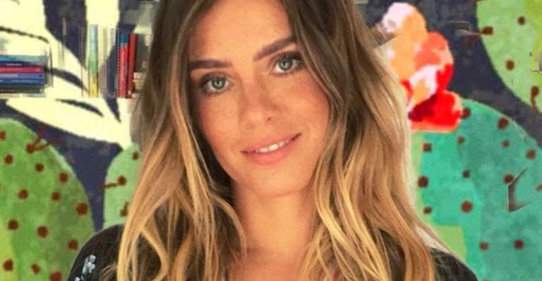 Carolina Dieckmann relembra primeira campanha de sua marca: ”Tbt”
