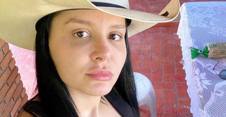 Maraisa diverte seguidores ao posar segurando peixe que pescou: ”Meu xuxuzinho”