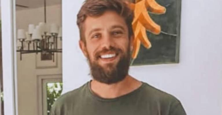 Rafael Cardoso relembra clique ao lado de Regiane Alves: ”Minha primeira novela”