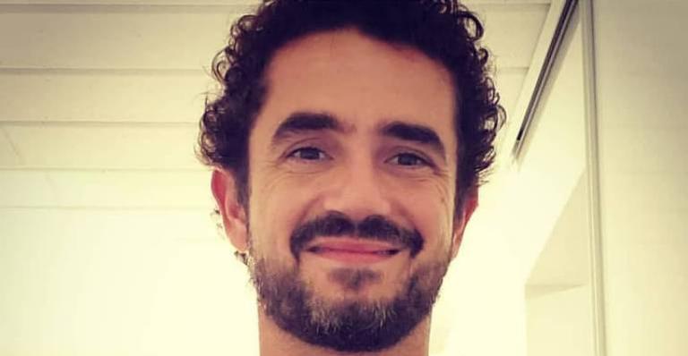 Felipe Andreoli posta clique do filho e se declara: ”Tanto amor”