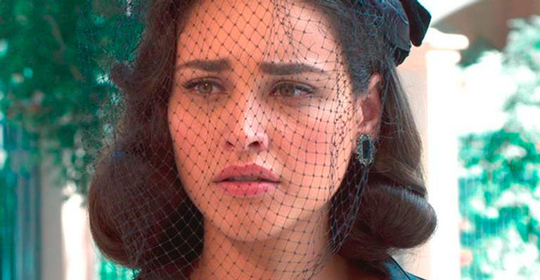 Grávida, Filó aceita suborno e foge de vez na novela ‘Eta Mundo Bom’