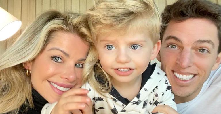 Karina Bacchi se declara para Amaury Nunes e Enrico Bacchi: ”Grande coração”