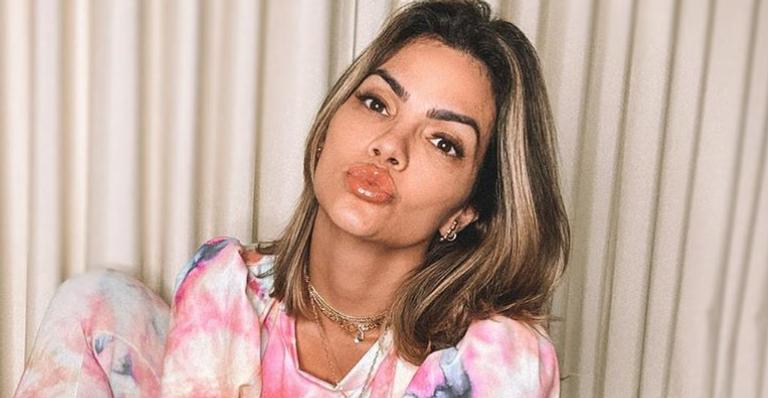 Kelly Key se arruma para curtir dia em casa: ”A gente se arruma para qualquer coisa”