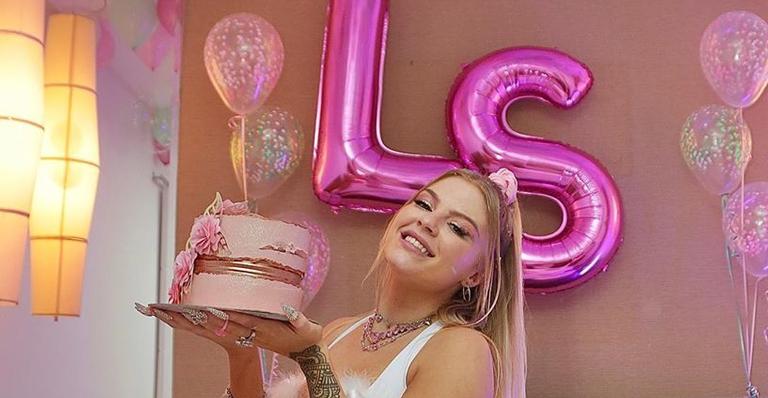 Luísa Sonza compartilha cliques de sua live: ”Mais fotos dessa live tão especial”
