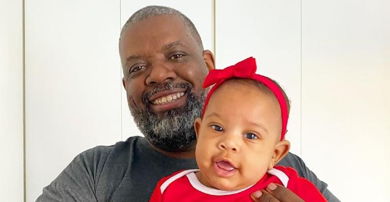 Péricles compartilha cliques da filha toda risonha depois de consulta no pediatra e encanta a web
