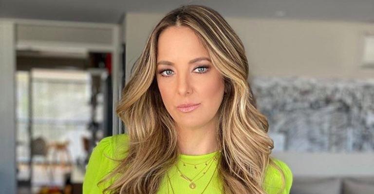 Ticiane Pinheiro brilha ao posar nos bastidores do ‘Hoje em Dia’: ”Espalhando um pouco de amor”