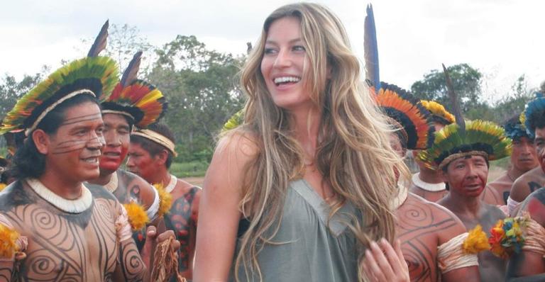 Gisele Bündchen relembra visita à aldeia indígena em 2004: ”Impacto das sementes que plantamos”