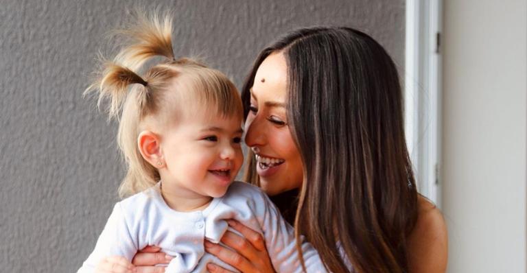 Sabrina Sato surge se divertindo com Zoe e declara: ”Aprendi a ser criança novamente”