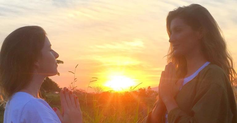 Gisele Bündchen celebra aniversário com irmã gêmea: ”Sorte ter nascido com a minha melhor amiga”