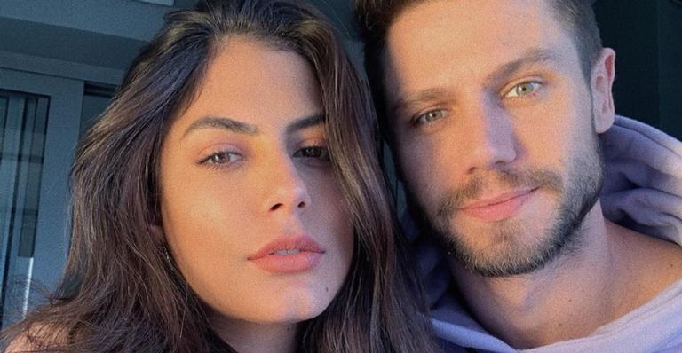 Jonas Sulzbach e Mari Gonzalez se exercitam juntos em casa: ”Um sempre motivando o outro!”