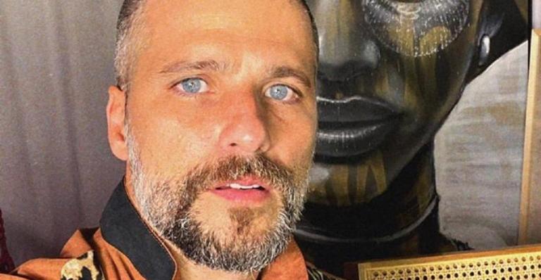 Bruno Gagliasso encanta os seguidores ao publicar foto de Alice e Lobo, seus cachorros