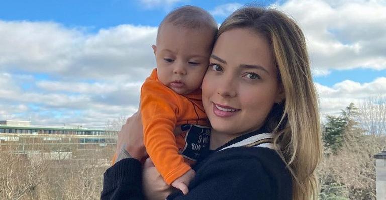 Carol Dantas flagra Valentin brincando na grama e atualiza as definições de fofura