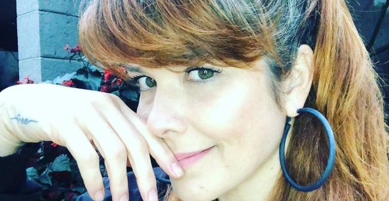 Samara Felippo reflete sobre aceitação: ”Me pego fugindo do espelho”