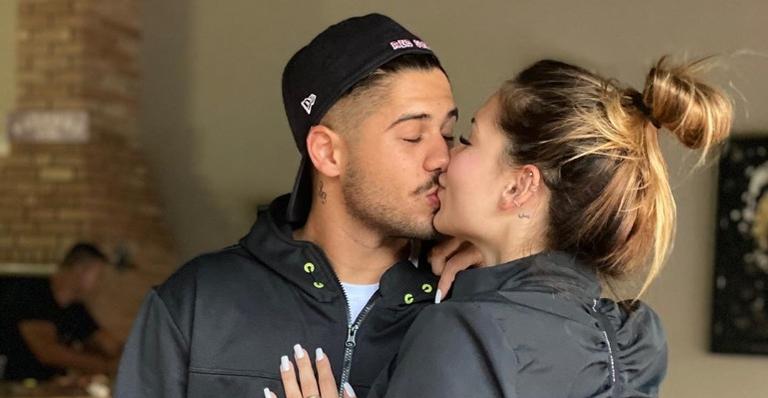 Zé Felipe mostra tatuagem que realizou com a namorada, Virginia Fonseca