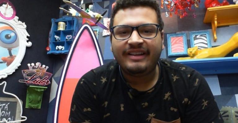 Ex-BBB Victor Hugo abre o jogo e revela que é virgem: ”Com muito orgulho!”