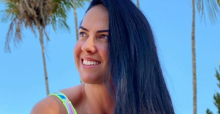 Graciele Lacerda exibe corpão escultural ao posar de biquíni mínimo: ”Corpo mais lindo que existe”
