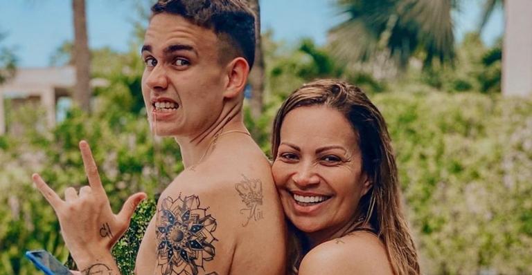 Filho de Solange Almeida mostra antes e depois de perder 75 kg e choca web: ”Eu renasci”