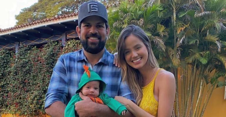 Filho de Sorocaba e Biah Rodrigues surge sorrindo e encanta web: ”Acabou de acordar do soninho”