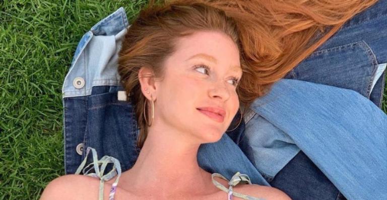 Marina Ruy Barbosa surge deslumbrante com make laranja: ”Minha cor mais quente”