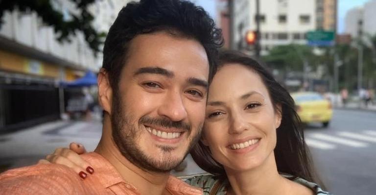 Rosanne Mulholland completa 39 semanas de gestação e Marcos Veras celebra: ”Amor”