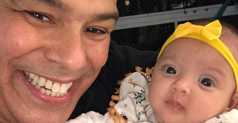 Mauricio Mattar se derrete por momento com a netinha, Esmeralda: ”Vovô nas nuvens”
