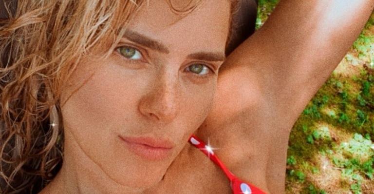 Com biquíni de bolinha, Carolina Dieckmann esbanja beleza na web: ”Maravilhosa sempre”