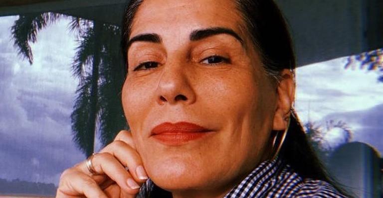 Glória Pires publica vídeo engraçado para celebrar 5 milhões de seguidores nas redes sociais