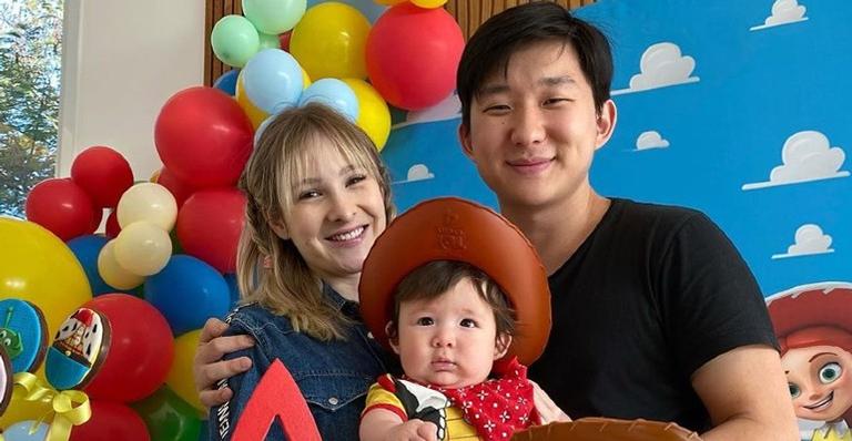 Pyong Lee posa com a esposa e o filho e faz relato emocionante: ”Família é a base de tudo”