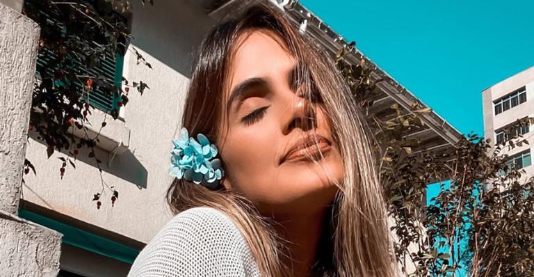 Ex-BBB Carol Peixinho ousa no clique e arranca elogios dos fãs: ”Gata”