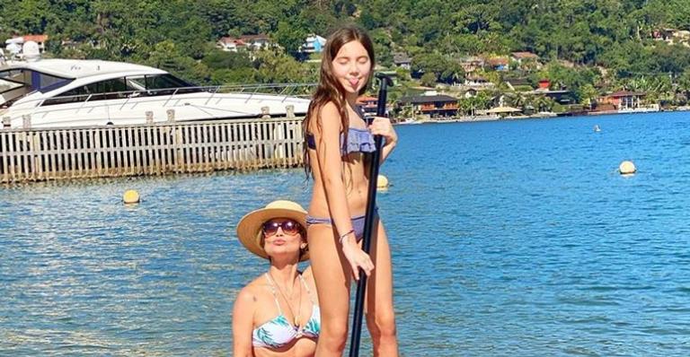 Flávia Alessandra se declara para a filha em passeio de barco: ”Amor da imensidão do mar”