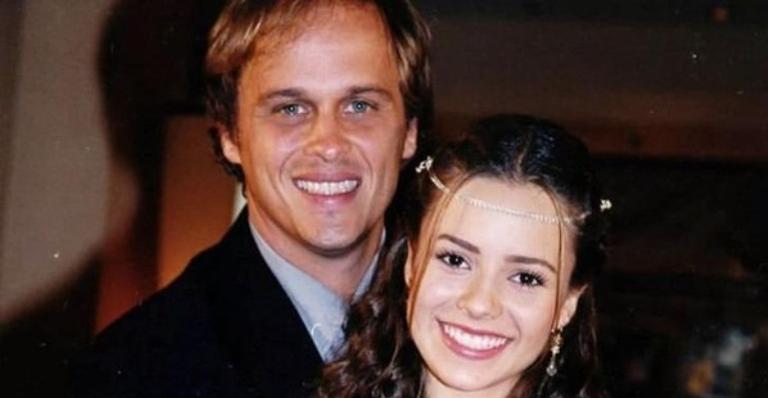 Guilherme Fontes relembra beijo em Sandy na novela ‘Estrela-Guia’: ”Foi inesquecível”